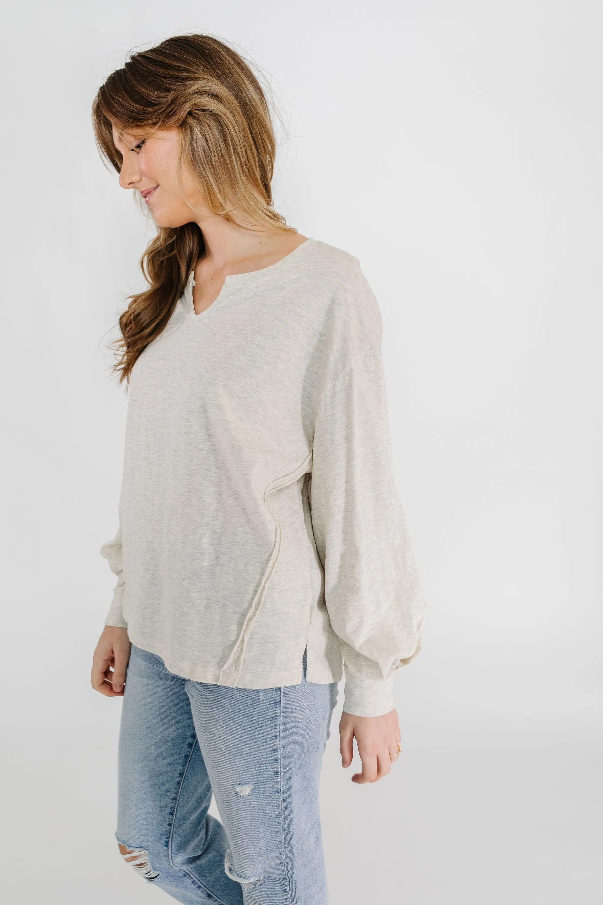 Vivian Tee in Oatmeal
